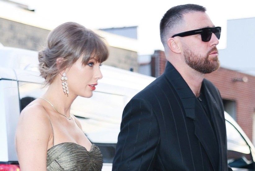 Taylor Swift zablistala na vjenčanju u nakitu legendarne holivudske zvijezde