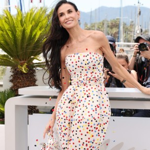 Demi Moore u Cannesu pokazala kako se nose tufnice ovog ljeta