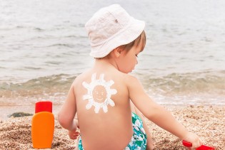 Velike vrućine mogu biti opasne za bebe: Evo kako ih pravilno zaštititi