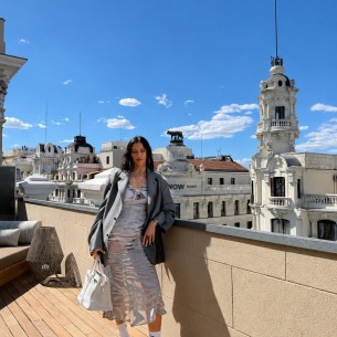 Irina Shayk uživa u Španiji: Pridružila joj se i Penelope Cruz
