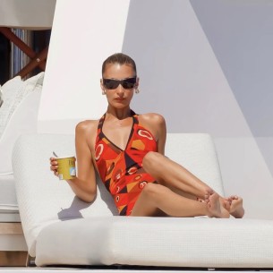 Bella Hadid ne prati trendove, ona ih postavlja: Ovako izgleda savršena ljetna garderoba