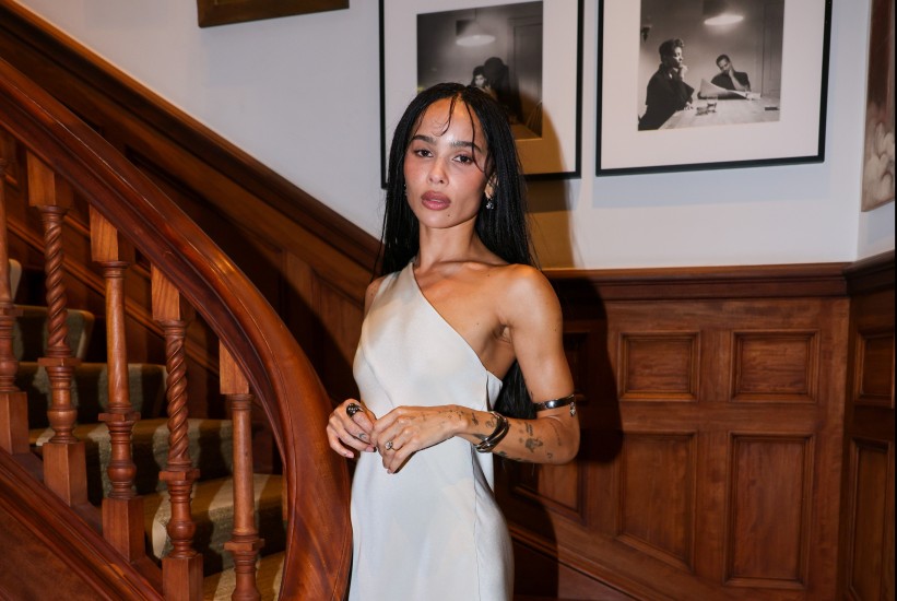 Sve oči bile su uprte u Zoë Kravitz: Bijela haljina i raskošni prsten ukrali pažnju