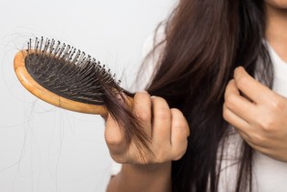 Pet namirnica koje mogu smanjiti sezonsko opadanje kose, prema riječima stručnjaka