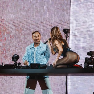 Akon, David Guetta i Jennifer Lopez na istoj pozornici: Pariz svjedočio muzičkom spektaklu
