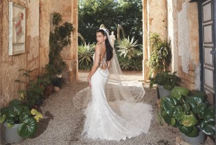 Modna bajka u Siciliji: Dua Lipa zablistala u posebnoj vjenčanici