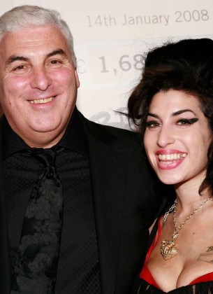 Otac Amy Winehouse tužio prijateljice svoje kćerke, pa izgubio spor i skupo platio
