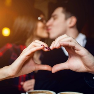 Nisu cvijeće ni večere: Stručnjaci otkrili kako prepoznati iskrenu ljubav
