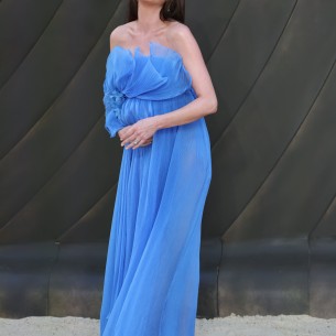 Trudna Anne Hathaway oduševila modnim izdanjima na početku promocije novog filma