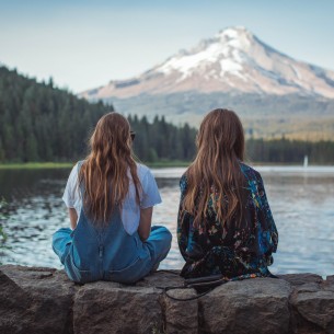 Zašto nas ponekad umore ljudi koje volimo? Sve više se govori o fenomenu "friendship burnout"