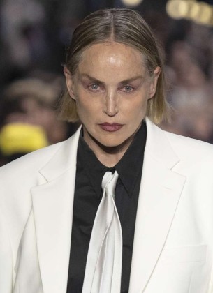 Sharon Stone se vratila na modnu pistu nakon 30 godina: Spektakularan povratak u Parizu