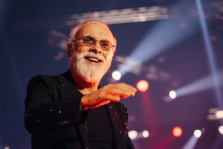 "Svaka noć će biti posebna": Dino Merlin otkrio šta sprema za Koševo