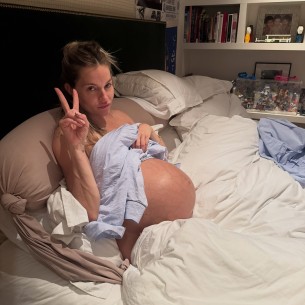 Sienna Miller objavila dirljive fotografije s bebom i progovorila o majčinstvu u četrdesetima