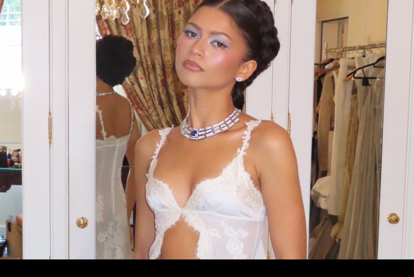 Plavo sjenilo ponovo je hit: Zendaya ga nosi na najbolji način