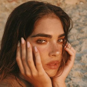 Bronza, karamela i prirodan sjaj: "Toasty makeup" vlada ovim ljetom