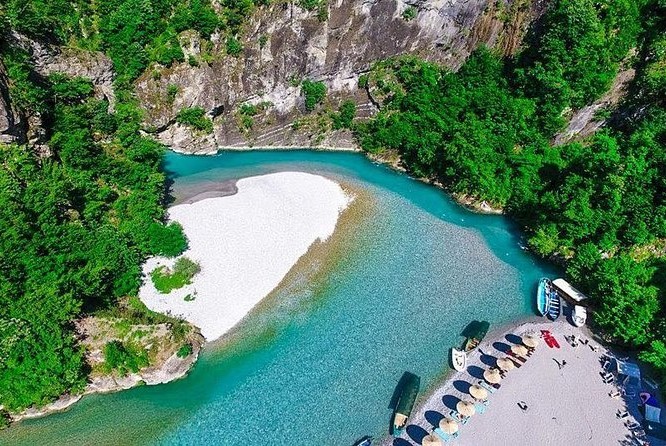 Rijeka u Albaniji koja izgleda kao tropski raj