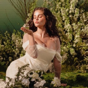 Selena Gomez predstavila novi parfem: Miris koji je, kaže, učinio da se ponovo zaljubi