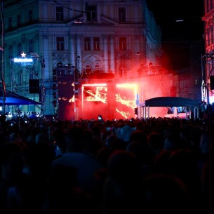 Desetine hiljada ljudi u centru Sarajeva: Solomun spektakularnim nastupom zatvorio SFF