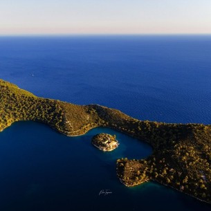 Otok prirode, legendi i tirkiznih zaljeva kroz objektiv Borisa Trogrančića