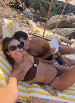 Ljeto Jessice Albe u nekoliko fotografija: Plaža, golf, porodica i nova ljubav