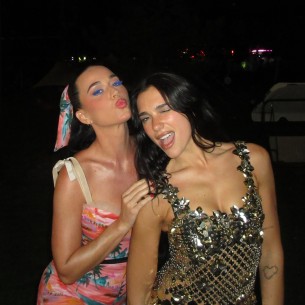 Ovako su Dua Lipa i Katy Perry uživale iza pozornice na Sunny Hill Festivalu