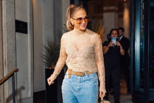 Jennifer Lopez već nosi trend iz 70-ih koji će obilježiti ovu jesen