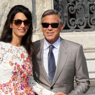 Vjenčanje Amal i Georgea Clooneyja bilo je holivudska bajka: Amal nosila nekoliko kreacija