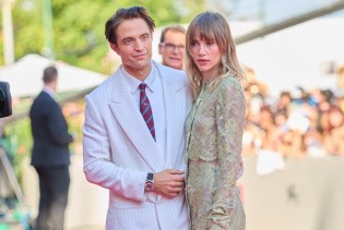 Potpuno različiti, a savršeno usklađeni: Pattinson i Suki oduševili na crvenom tepihu