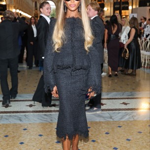 Naomi Campbell više nije brineta: Pogledajte njenu potpuno novu frizuru