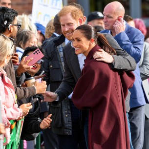 Harry i Meghan ponovo u ulozi kraljevskog para? Njihova posjeta izazvala brojne reakcije