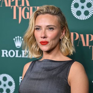 Scarlett Johansson osvježila je svoj prepoznatljivi bob, a nova plava nijansa izgleda odlično