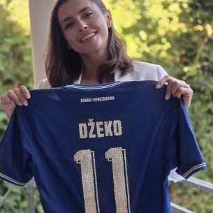 "Prva dama Bosne i Hercegovine": Amra Džeko pokazala poklon koji je dobila